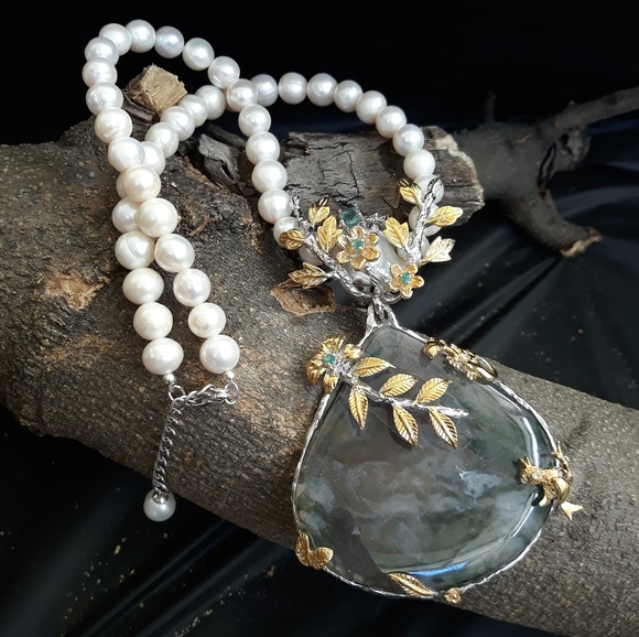 Handcrated Moss Agate and Pearl Floral Necklace - Picture 3 of 16